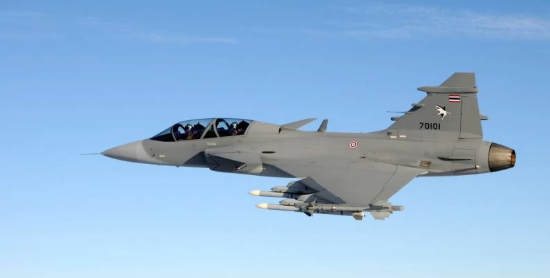 Ήττα κατά κράτος Su-27 από τα JAS-39 Gripen (βίντεο)